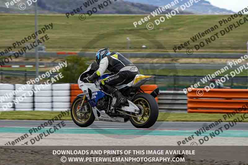 cadwell no limits trackday;cadwell park;cadwell park photographs;cadwell trackday photographs;enduro digital images;event digital images;eventdigitalimages;navarra;no limits trackdays;peter wileman photography;racing digital images;trackday digital images;trackday photos